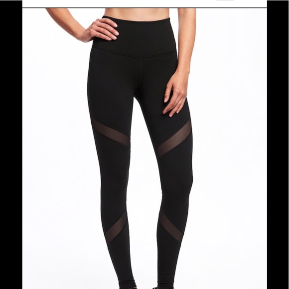 Old Navy Pants - SUPER CUTE BLACK SHEAR OLD NAVY ACTIVE LEGGINGS.